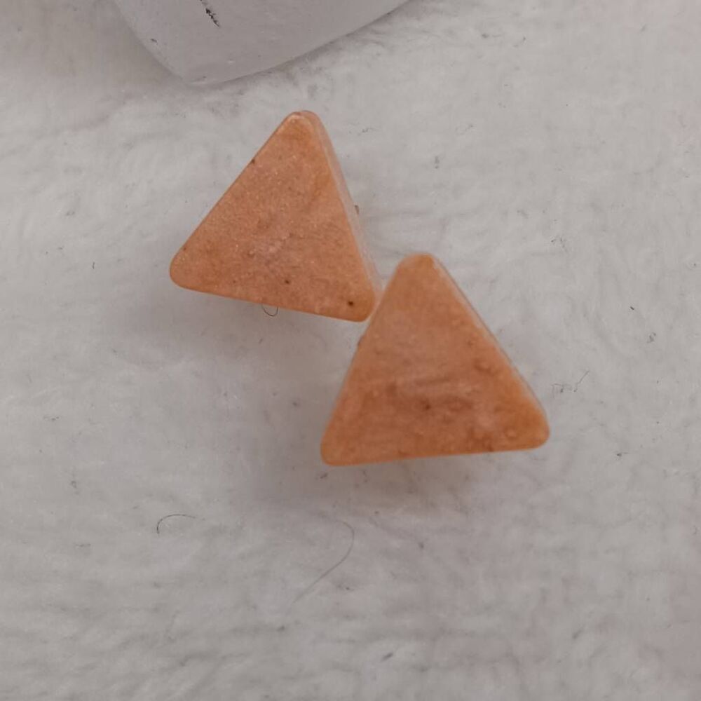 5/$25 Coral resin triangle stud earrings - Picture 4 of 5